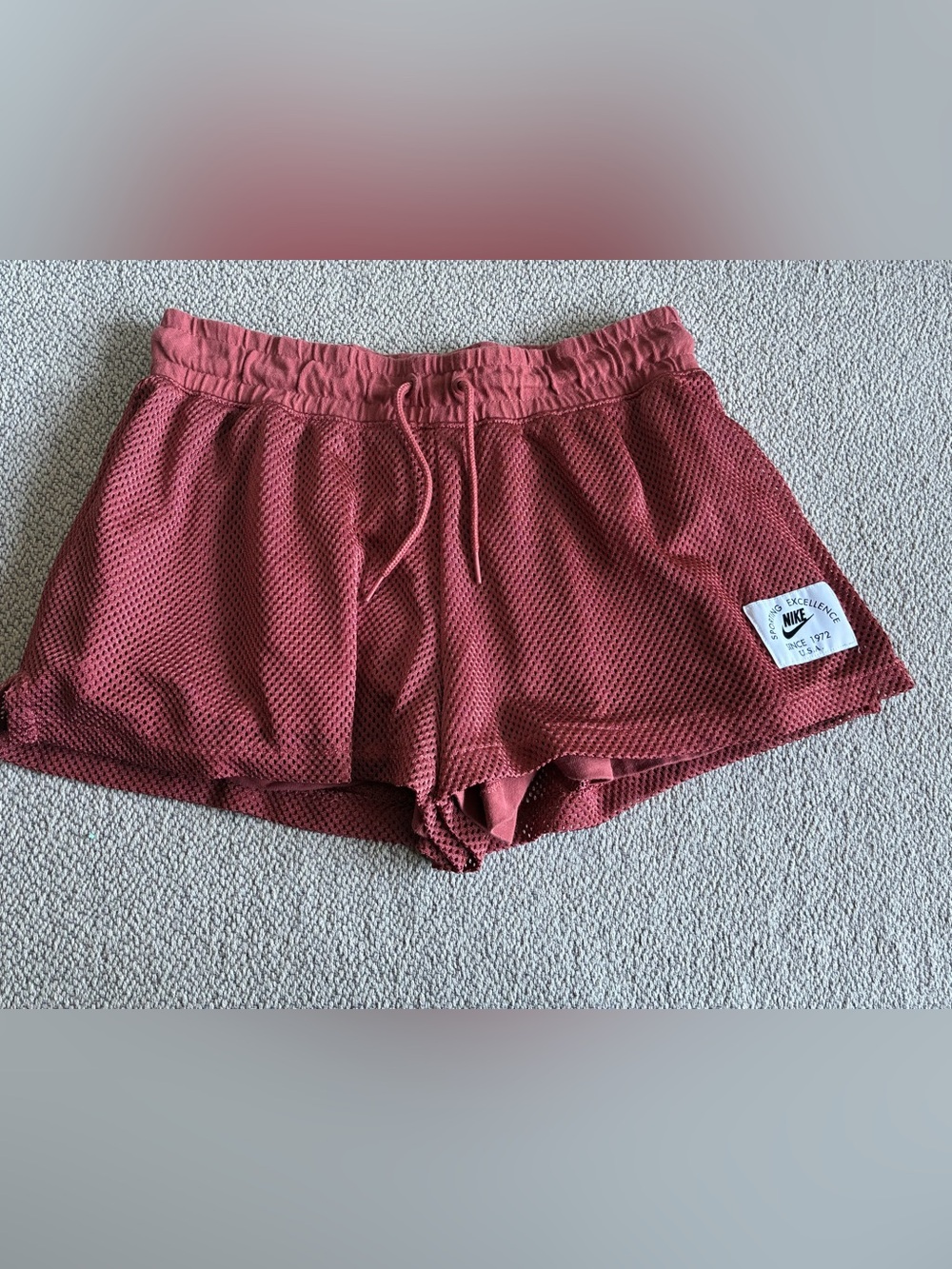 Nike Women's Heritage Mesh Shorts Size S Burgundy Rust Loose fit.